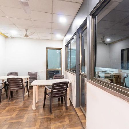Oyo 13535 Aakash Hotel Ахмедабад Екстериор снимка