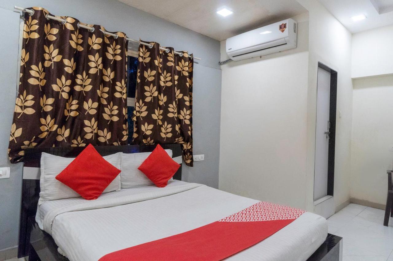 Oyo 13535 Aakash Hotel Ахмедабад Екстериор снимка