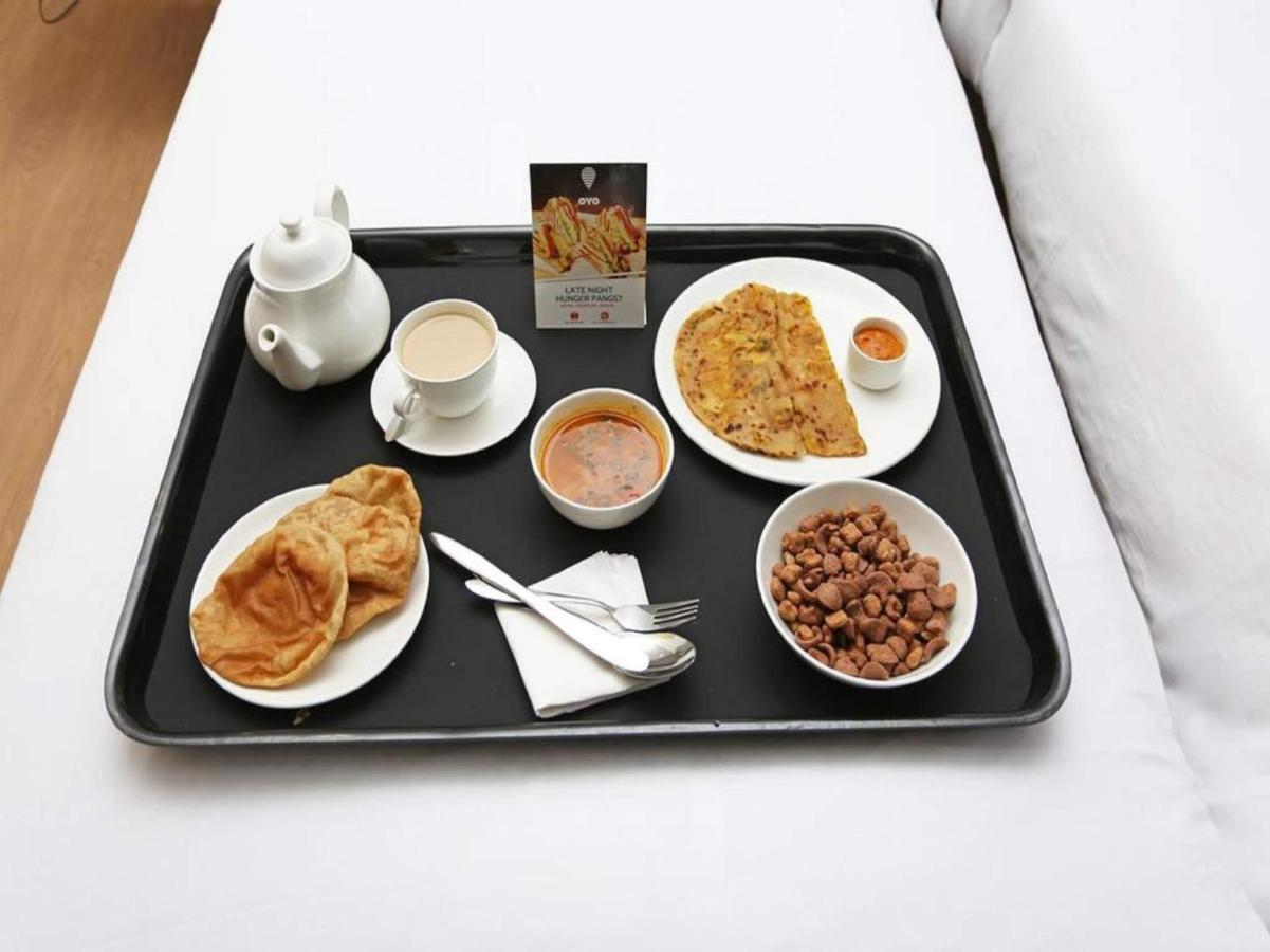 Oyo 13535 Aakash Hotel Ахмедабад Екстериор снимка