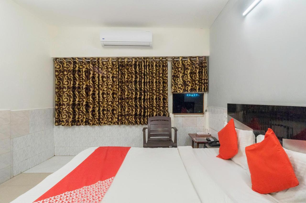 Oyo 13535 Aakash Hotel Ахмедабад Екстериор снимка