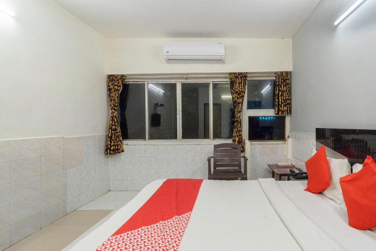 Oyo 13535 Aakash Hotel Ахмедабад Екстериор снимка