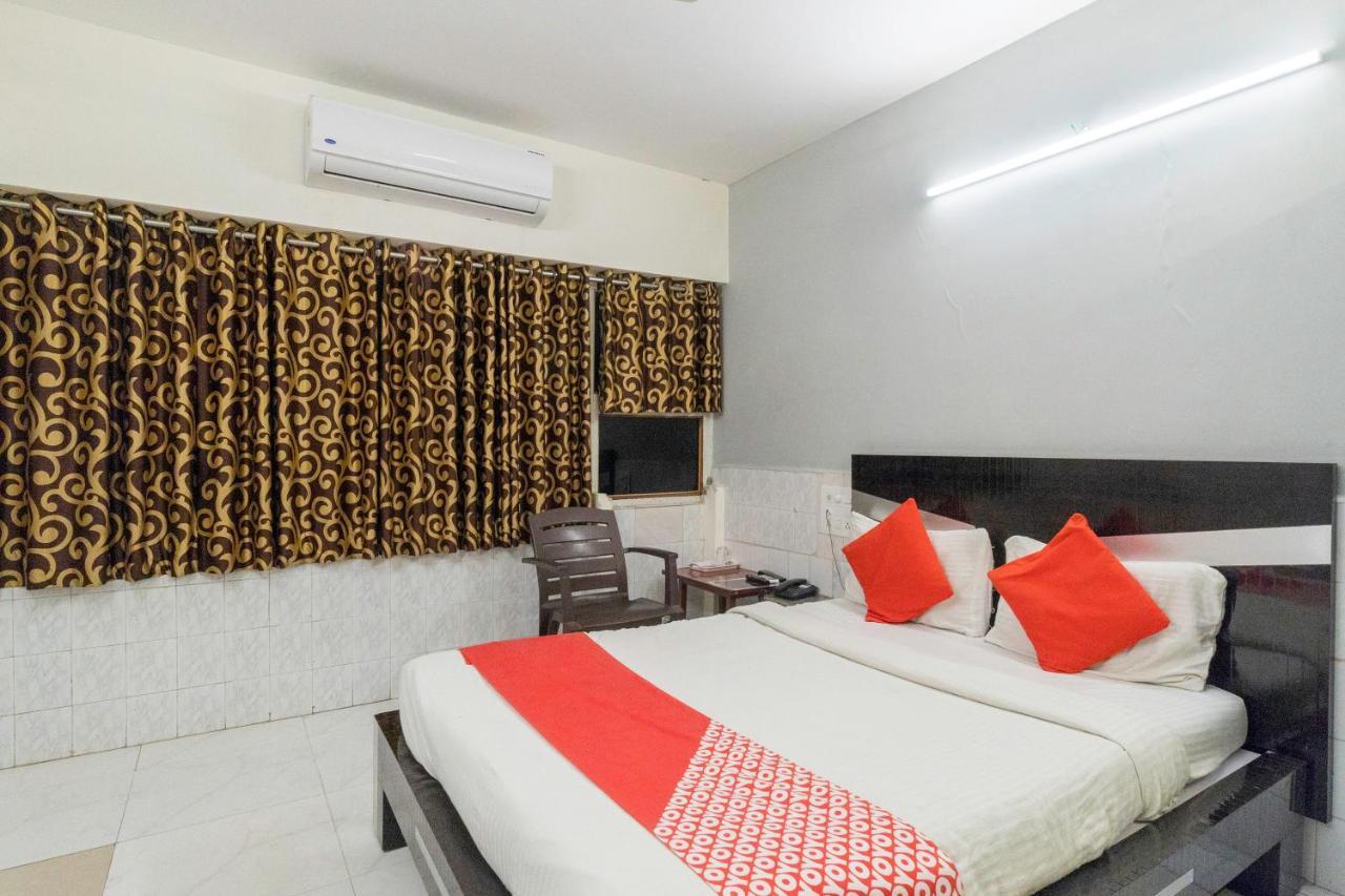 Oyo 13535 Aakash Hotel Ахмедабад Екстериор снимка