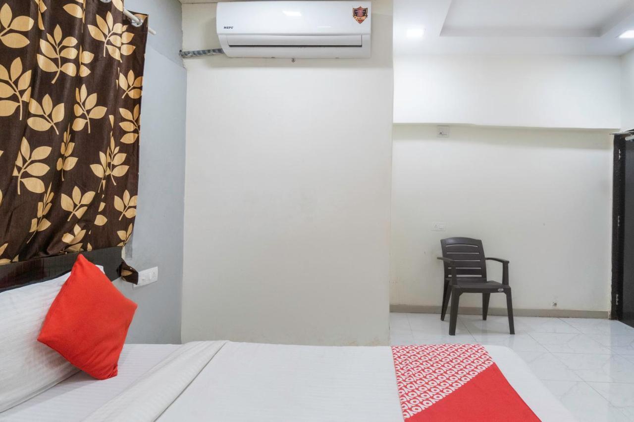 Oyo 13535 Aakash Hotel Ахмедабад Екстериор снимка